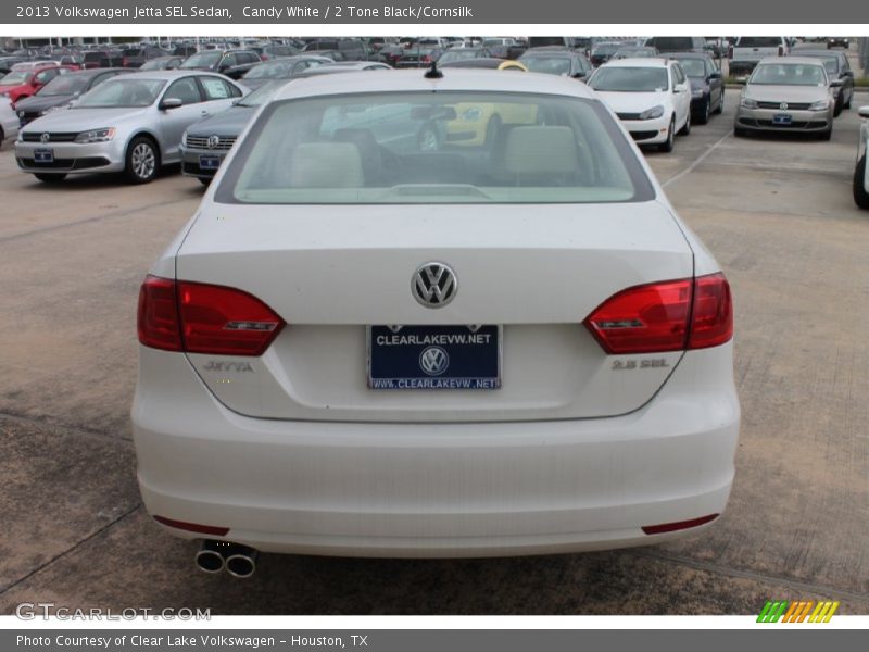 Candy White / 2 Tone Black/Cornsilk 2013 Volkswagen Jetta SEL Sedan