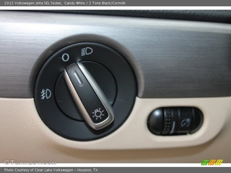 Candy White / 2 Tone Black/Cornsilk 2013 Volkswagen Jetta SEL Sedan