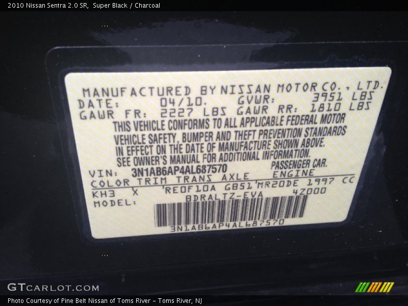 Super Black / Charcoal 2010 Nissan Sentra 2.0 SR