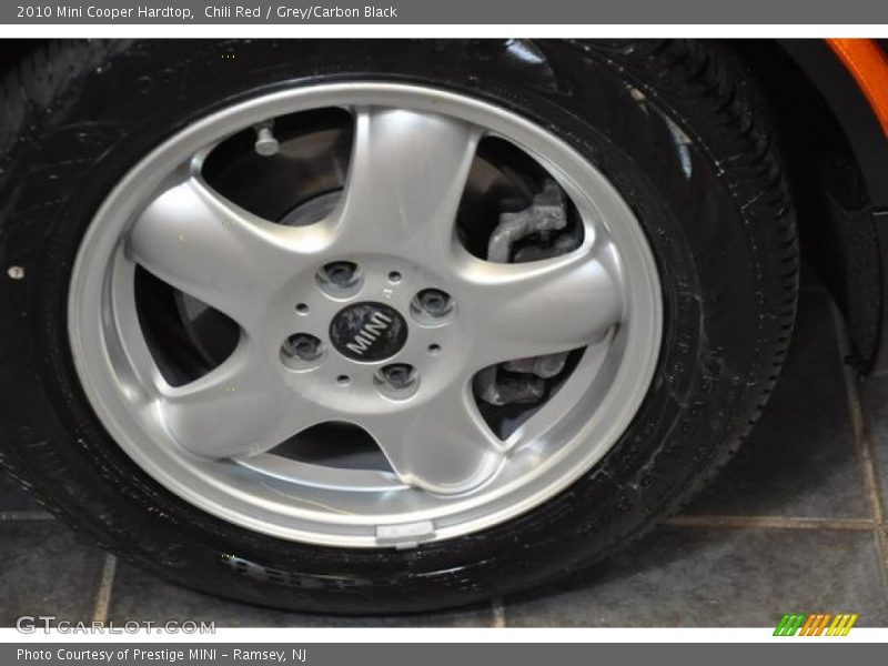 Chili Red / Grey/Carbon Black 2010 Mini Cooper Hardtop