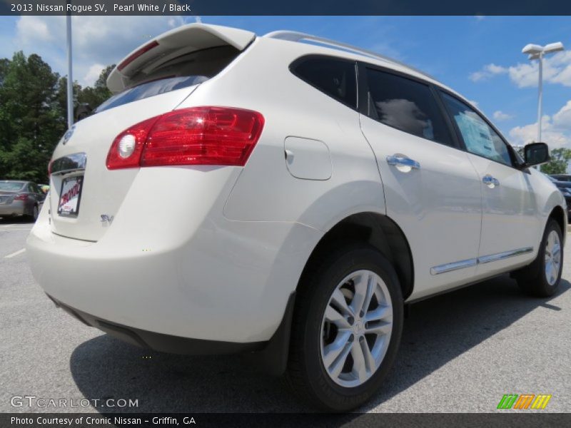 Pearl White / Black 2013 Nissan Rogue SV