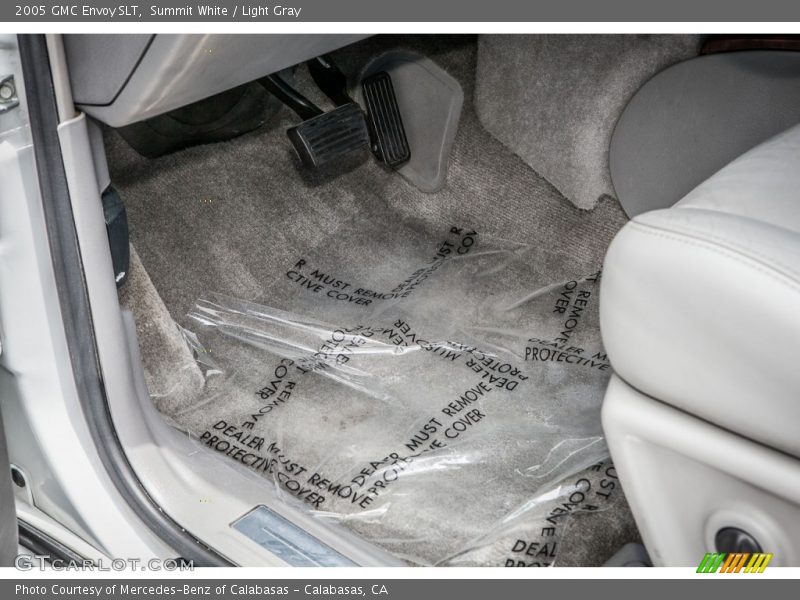 Summit White / Light Gray 2005 GMC Envoy SLT