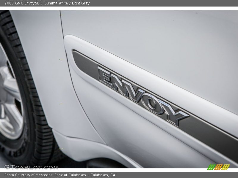 Summit White / Light Gray 2005 GMC Envoy SLT