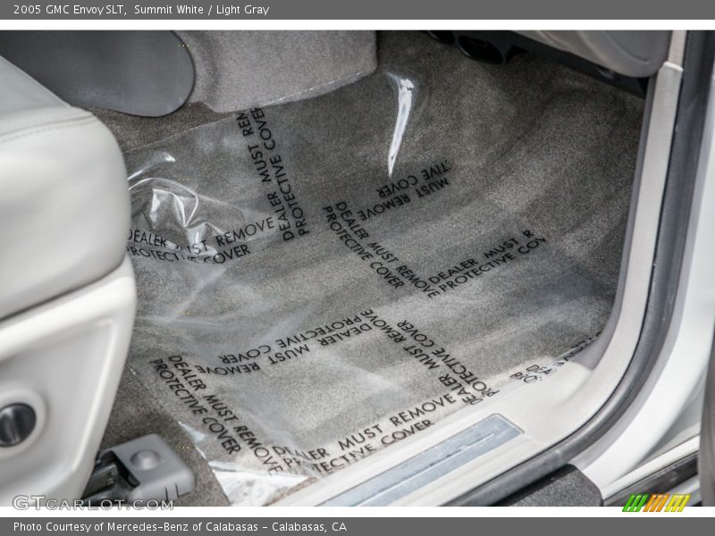 Summit White / Light Gray 2005 GMC Envoy SLT