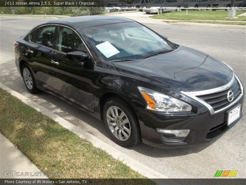 Super Black / Charcoal 2013 Nissan Altima 2.5 S