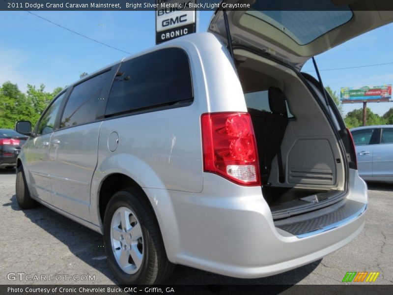 Bright Silver Metallic / Black/Light Graystone 2011 Dodge Grand Caravan Mainstreet