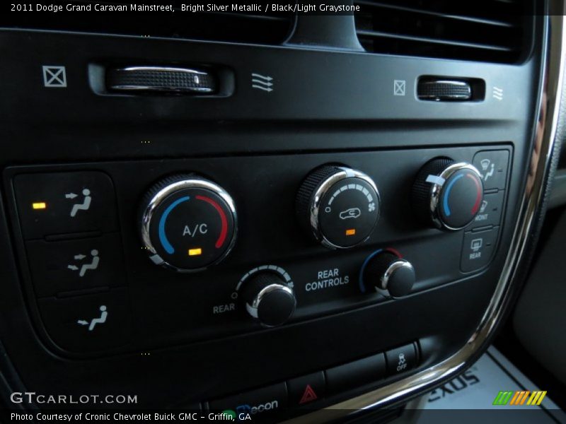 Bright Silver Metallic / Black/Light Graystone 2011 Dodge Grand Caravan Mainstreet