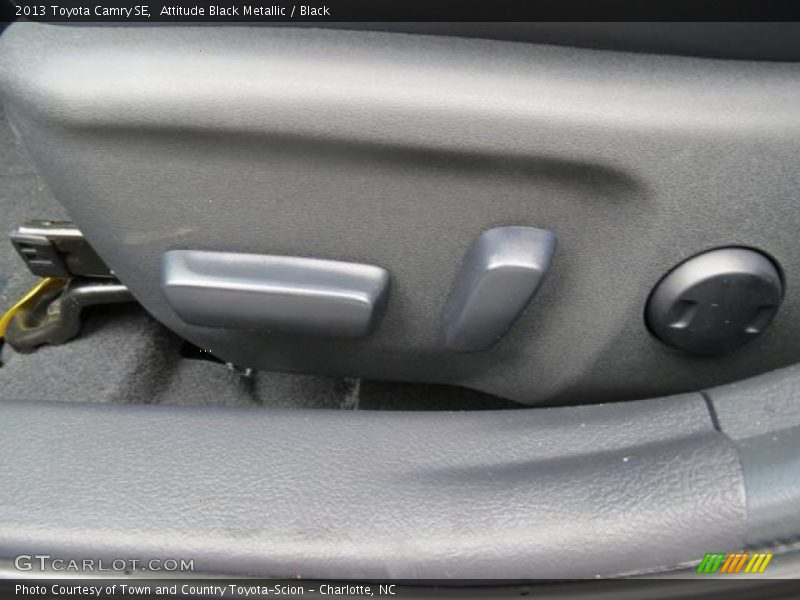 Attitude Black Metallic / Black 2013 Toyota Camry SE