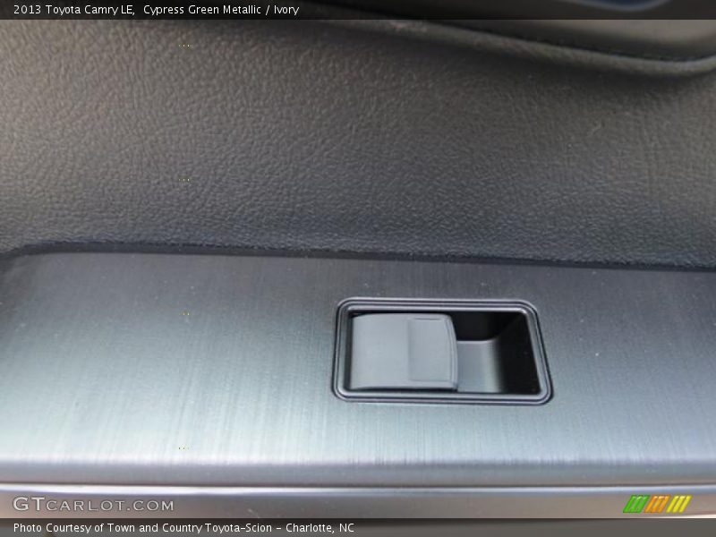 Cypress Green Metallic / Ivory 2013 Toyota Camry LE