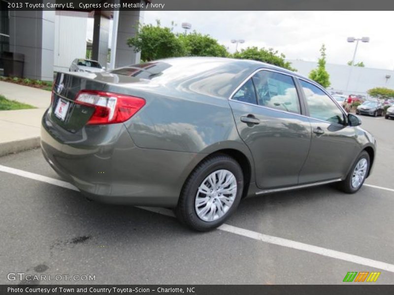 Cypress Green Metallic / Ivory 2013 Toyota Camry LE