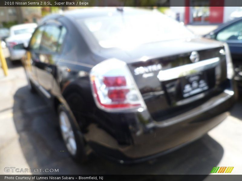 Super Black / Beige 2010 Nissan Sentra 2.0 SL