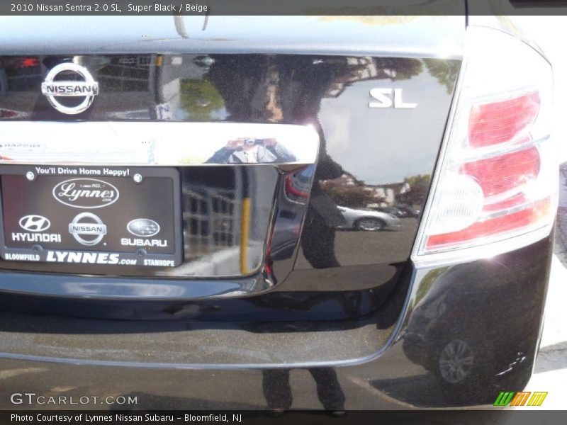 Super Black / Beige 2010 Nissan Sentra 2.0 SL