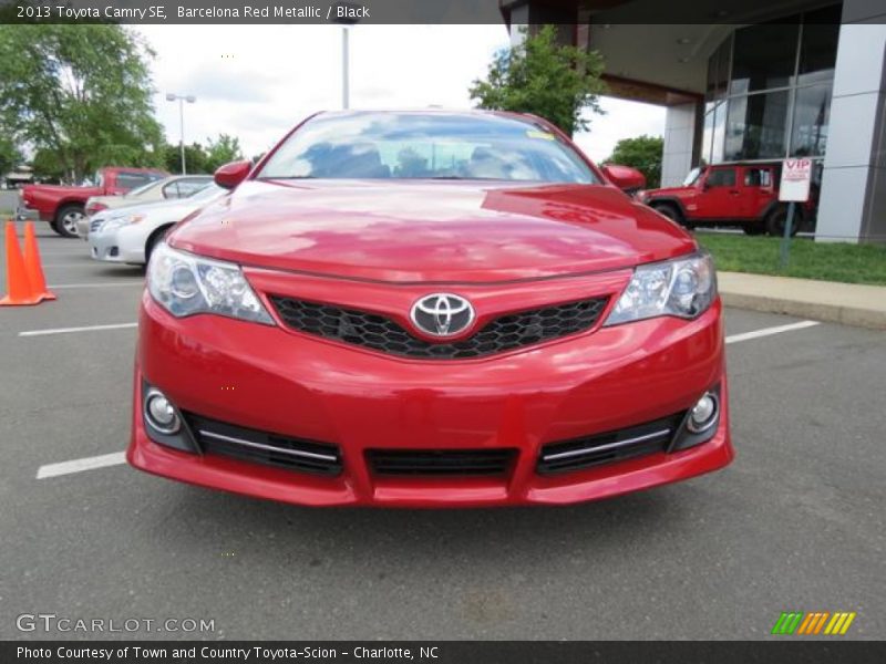 Barcelona Red Metallic / Black 2013 Toyota Camry SE