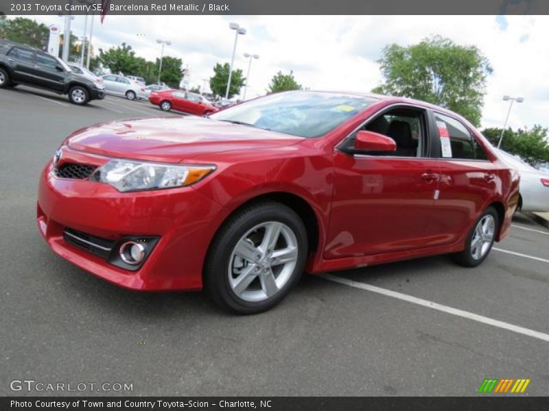 Barcelona Red Metallic / Black 2013 Toyota Camry SE