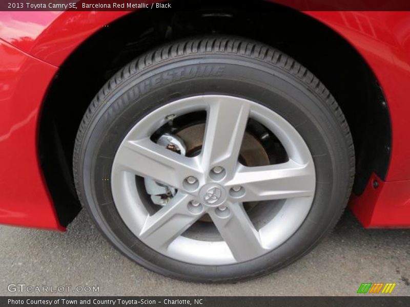 Barcelona Red Metallic / Black 2013 Toyota Camry SE
