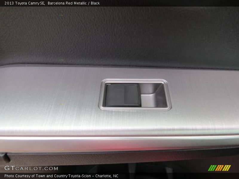 Barcelona Red Metallic / Black 2013 Toyota Camry SE