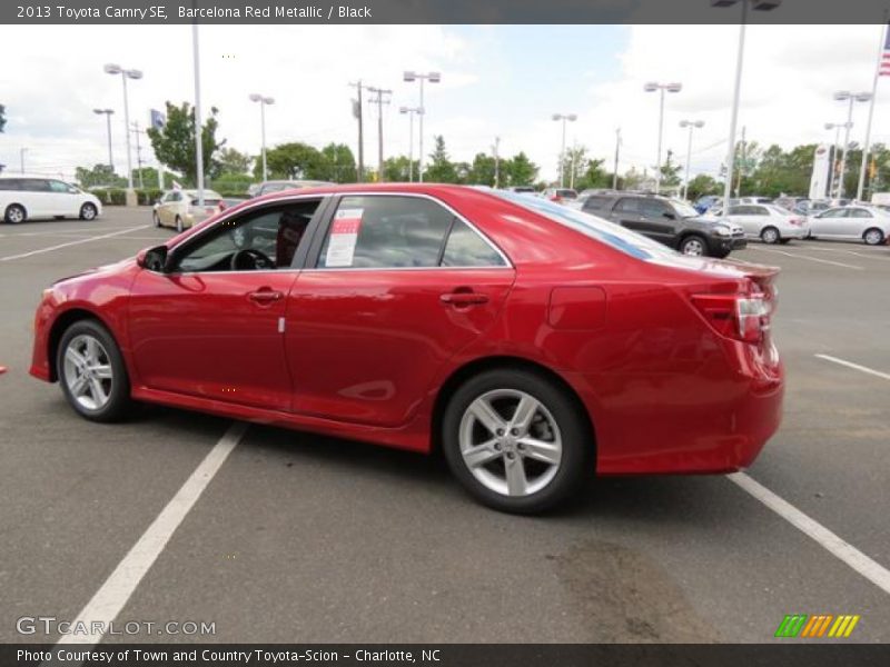 Barcelona Red Metallic / Black 2013 Toyota Camry SE