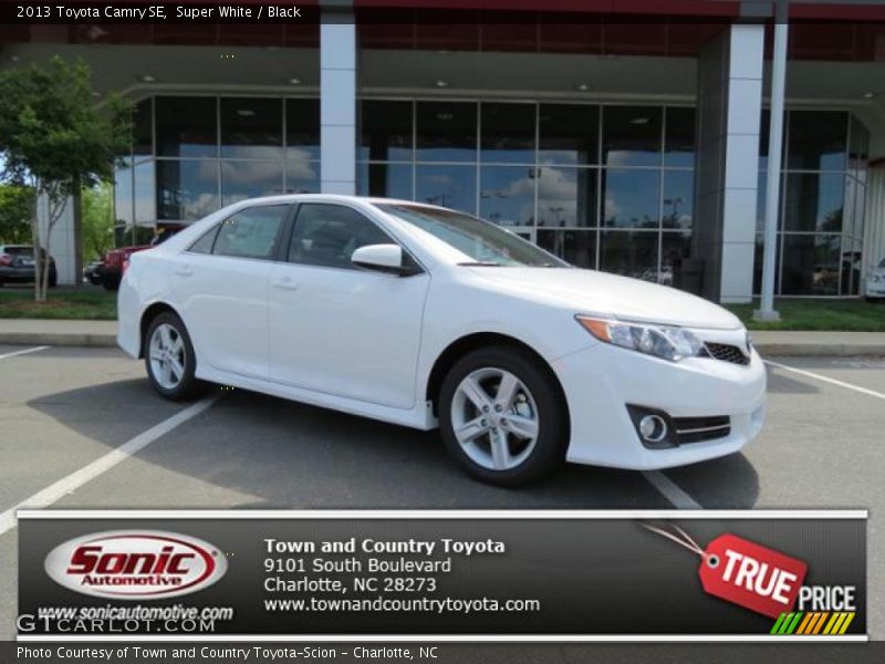 Super White / Black 2013 Toyota Camry SE