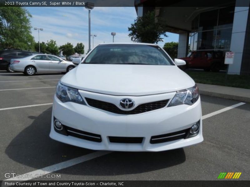 Super White / Black 2013 Toyota Camry SE