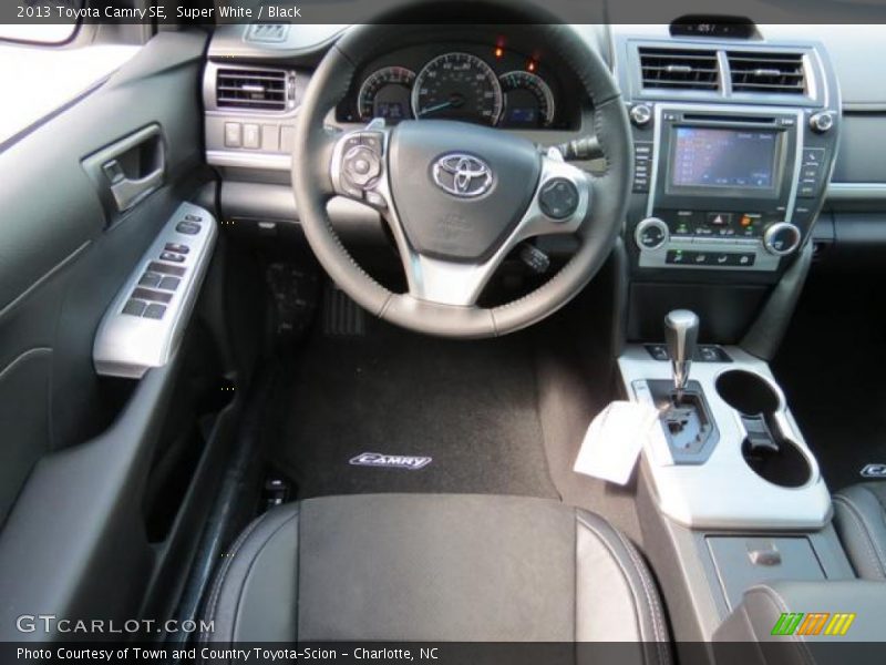 Super White / Black 2013 Toyota Camry SE