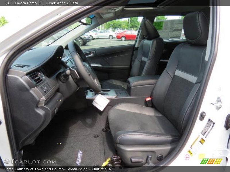 Super White / Black 2013 Toyota Camry SE