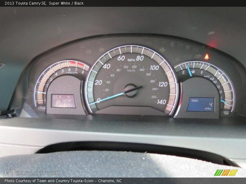 Super White / Black 2013 Toyota Camry SE
