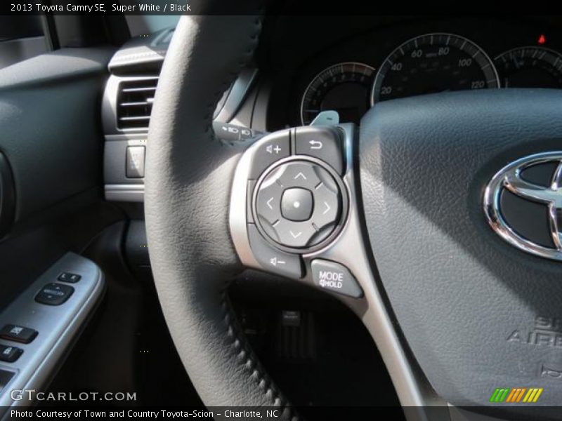 Super White / Black 2013 Toyota Camry SE