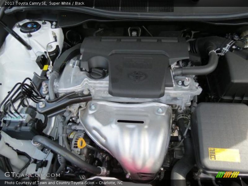 Super White / Black 2013 Toyota Camry SE