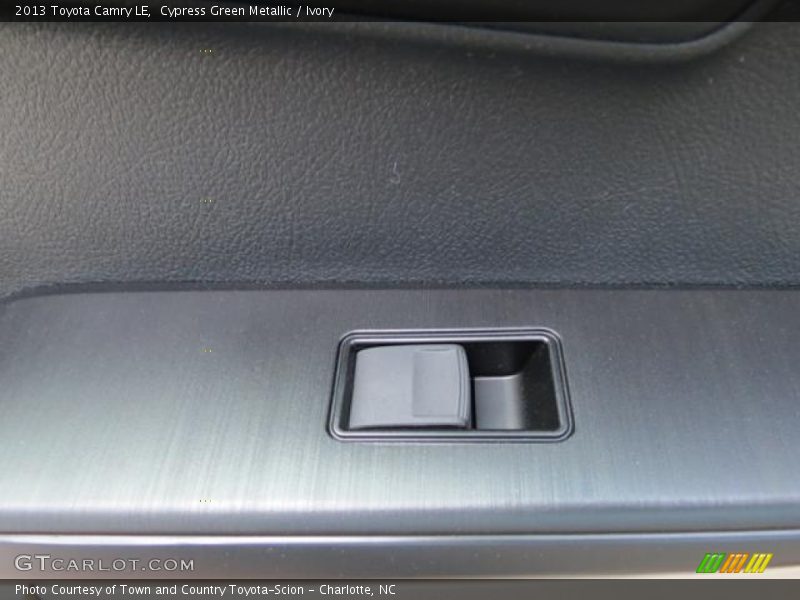Cypress Green Metallic / Ivory 2013 Toyota Camry LE
