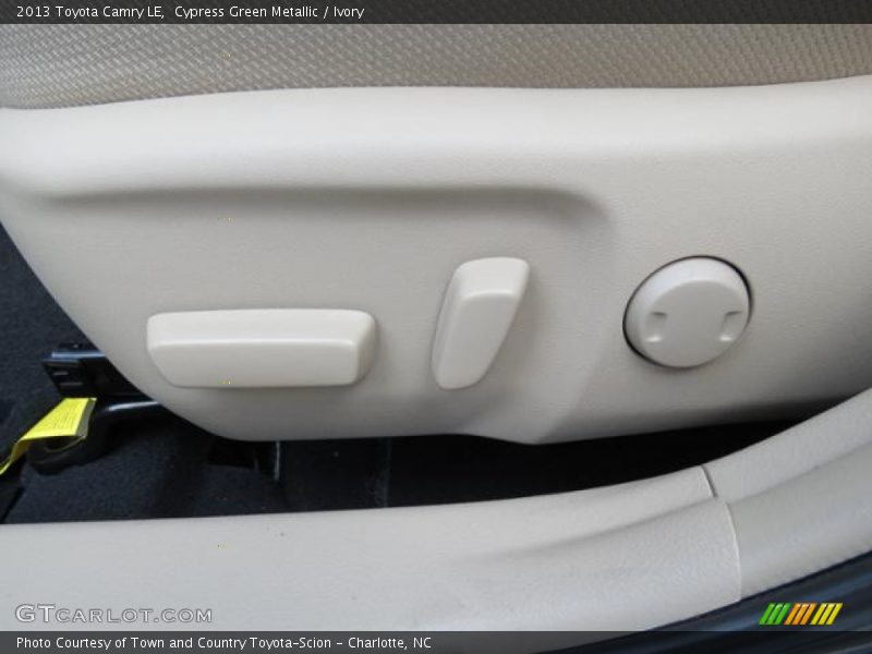 Cypress Green Metallic / Ivory 2013 Toyota Camry LE