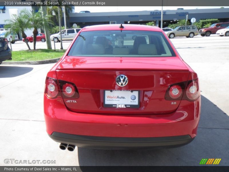 Salsa Red / Cornsilk Beige 2010 Volkswagen Jetta SE Sedan