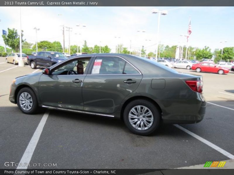 Cypress Green Metallic / Ivory 2013 Toyota Camry LE
