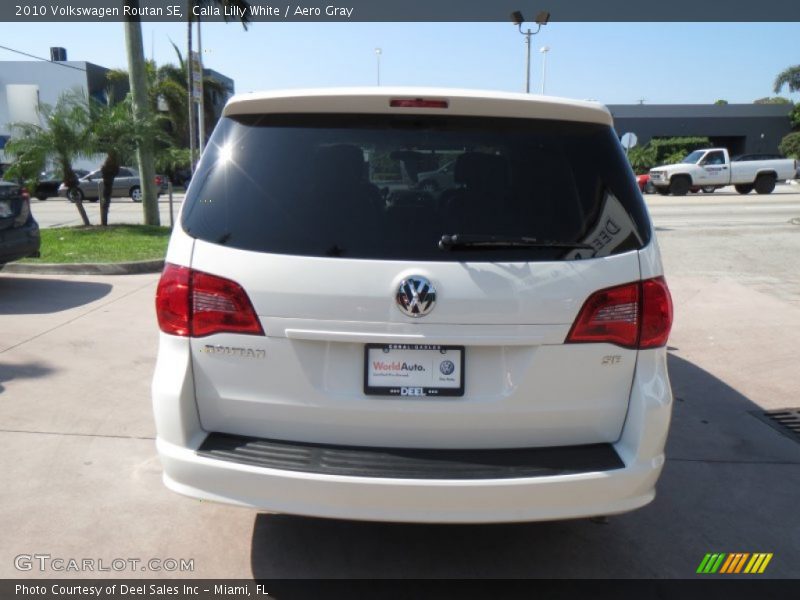 Calla Lilly White / Aero Gray 2010 Volkswagen Routan SE