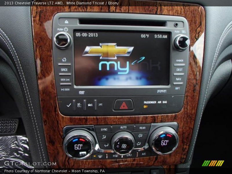 Controls of 2013 Traverse LTZ AWD