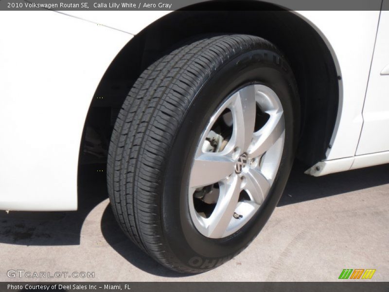 Calla Lilly White / Aero Gray 2010 Volkswagen Routan SE