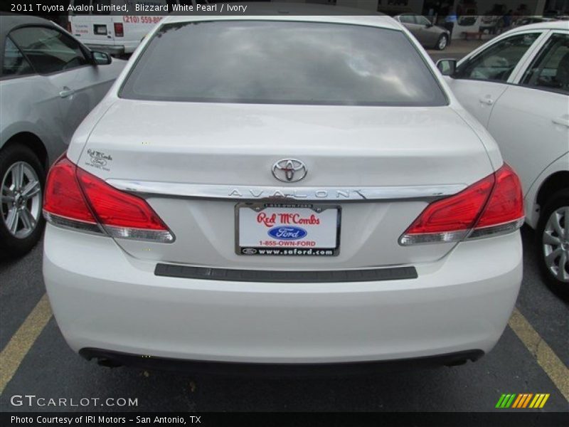 Blizzard White Pearl / Ivory 2011 Toyota Avalon Limited