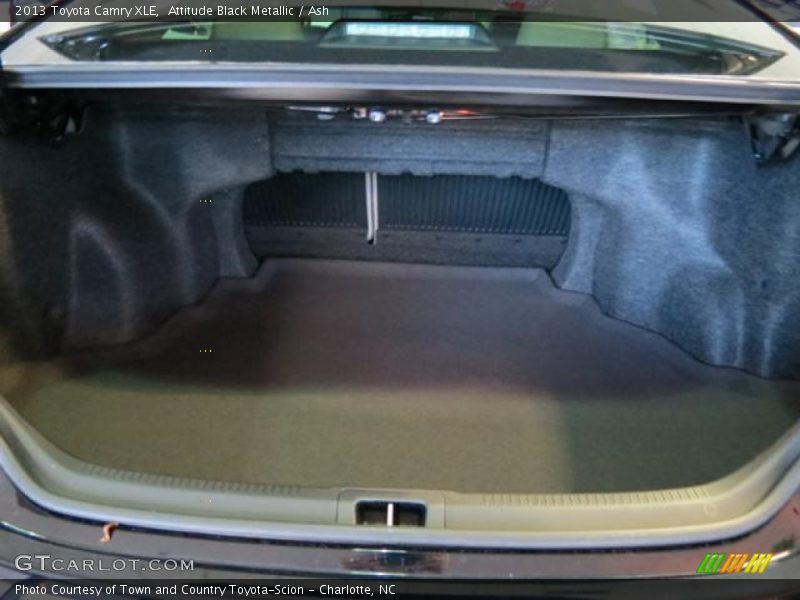 Attitude Black Metallic / Ash 2013 Toyota Camry XLE