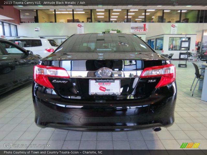 Attitude Black Metallic / Ash 2013 Toyota Camry XLE