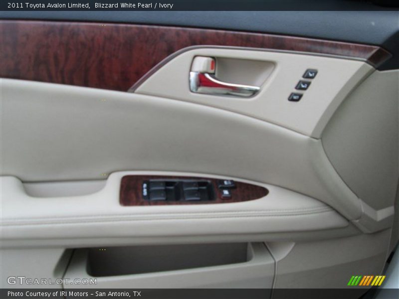 Blizzard White Pearl / Ivory 2011 Toyota Avalon Limited