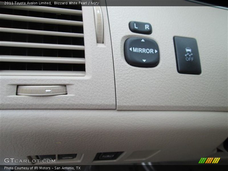 Blizzard White Pearl / Ivory 2011 Toyota Avalon Limited