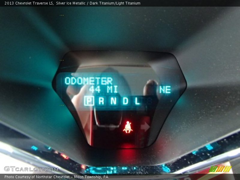 Silver Ice Metallic / Dark Titanium/Light Titanium 2013 Chevrolet Traverse LS