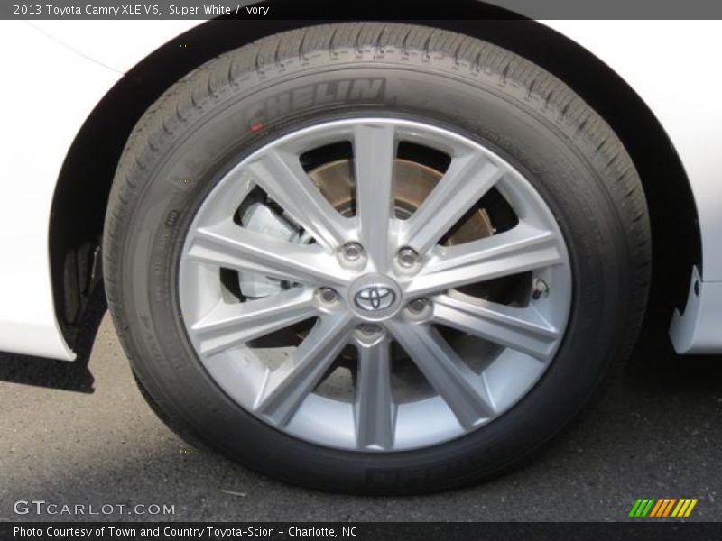 Super White / Ivory 2013 Toyota Camry XLE V6