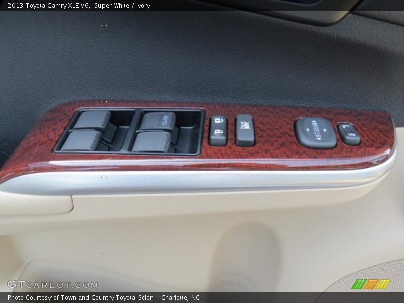 Super White / Ivory 2013 Toyota Camry XLE V6