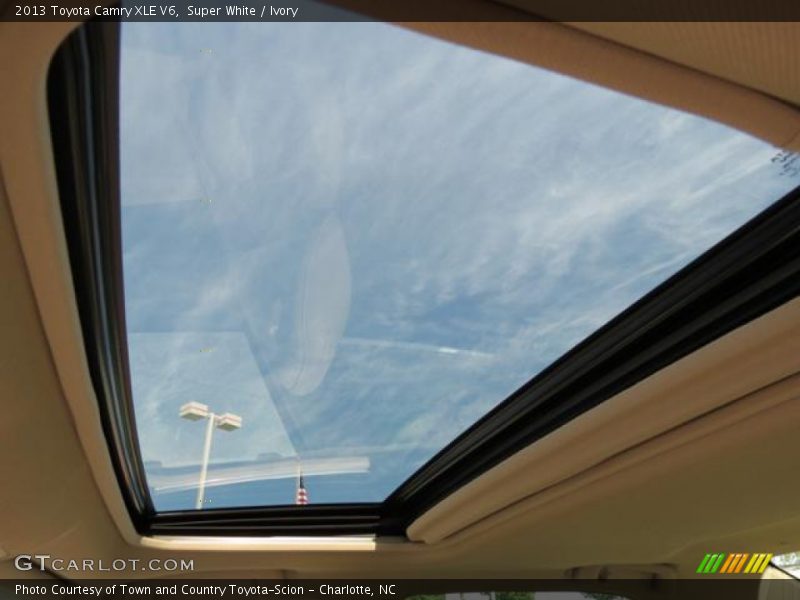 Super White / Ivory 2013 Toyota Camry XLE V6