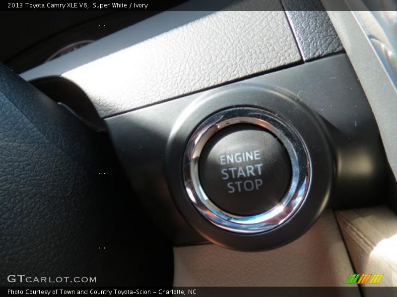 Super White / Ivory 2013 Toyota Camry XLE V6