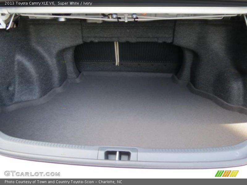 Super White / Ivory 2013 Toyota Camry XLE V6