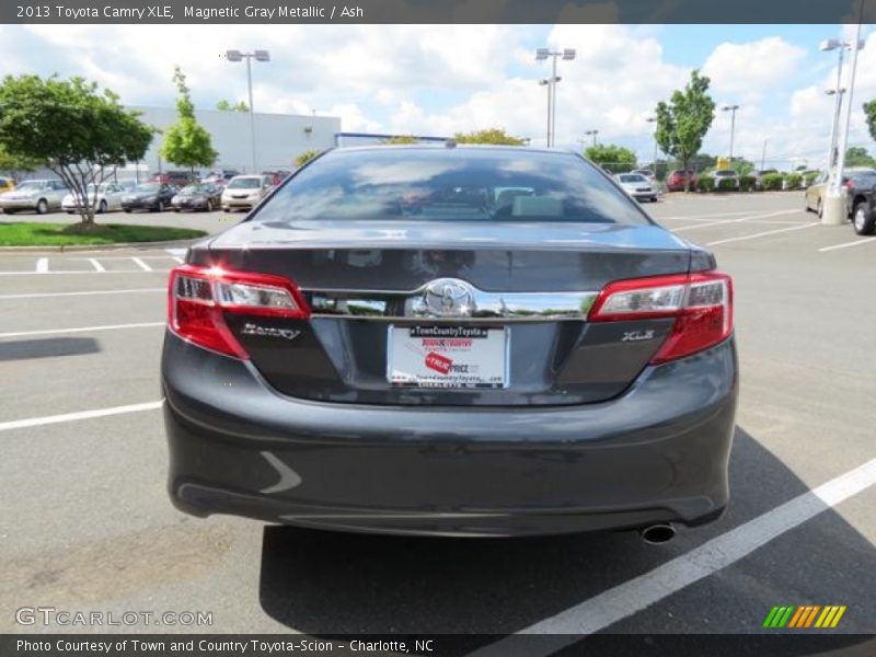 Magnetic Gray Metallic / Ash 2013 Toyota Camry XLE