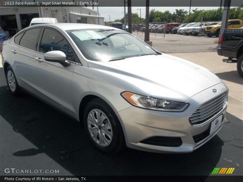Ingot Silver Metallic / Earth Gray 2013 Ford Fusion S