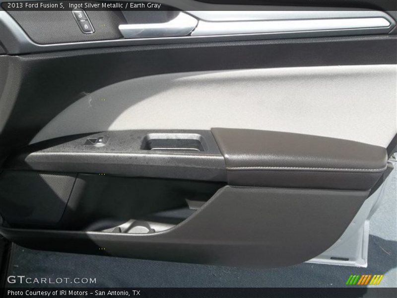 Ingot Silver Metallic / Earth Gray 2013 Ford Fusion S