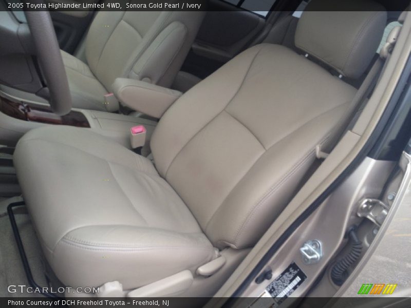 Sonora Gold Pearl / Ivory 2005 Toyota Highlander Limited 4WD